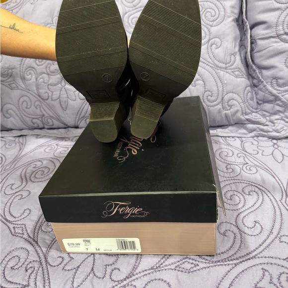 Fergie booties - Picture 2 of 5